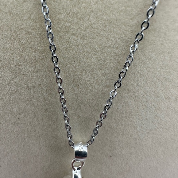 Beautiful and Unique Flower Agate Qipao Carving Pendant Necklace - Picture 5 of 12